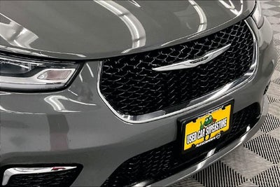 2025 Chrysler Pacifica Select Adaptive Cruise Control