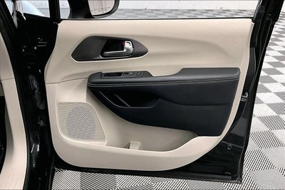 2023 Chrysler Pacifica Touring L Adaptive Cruise - Htd Seats - Remote Start