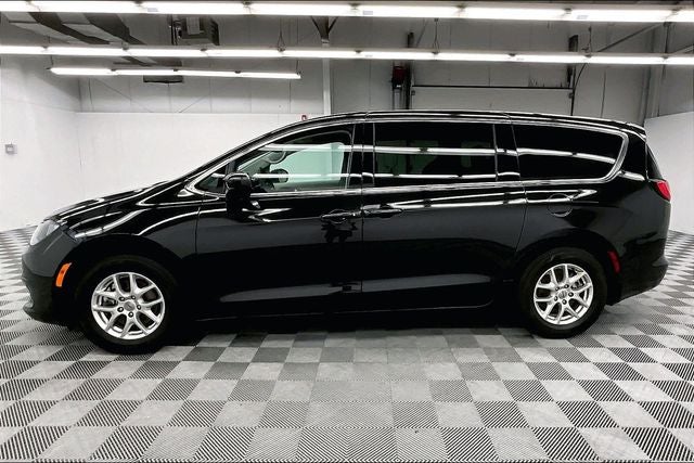 2023 Chrysler Voyager LX Heated Seats - Remote Start