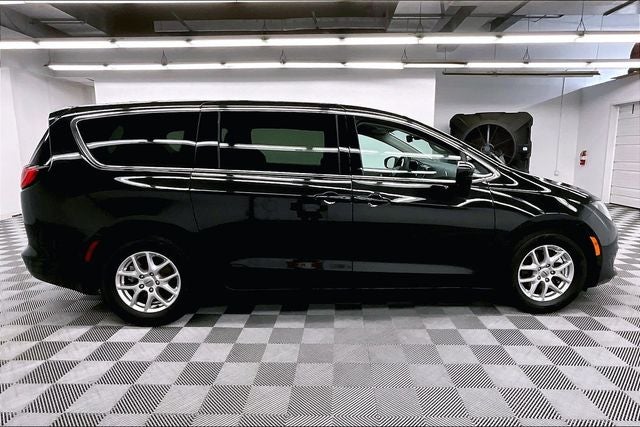 2023 Chrysler Voyager LX Heated Seats - Remote Start