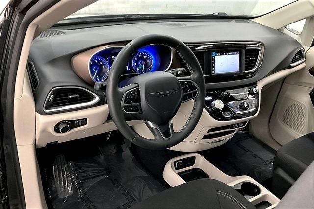 2023 Chrysler Voyager LX Heated Seats - Remote Start