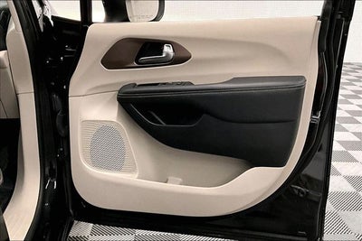 2023 Chrysler Voyager LX Heated Seats - Remote Start