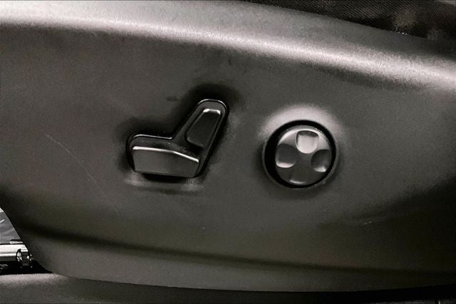 2023 Chrysler Voyager LX Heated Seats - Remote Start