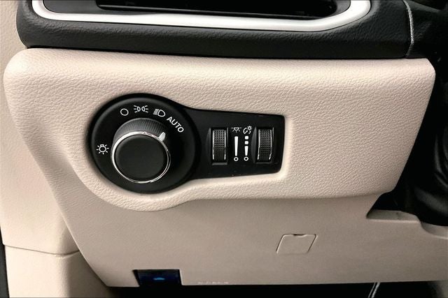 2023 Chrysler Voyager LX Heated Seats - Remote Start