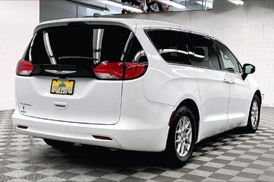 2023 Chrysler Voyager LX Htd Seats-Remote Start-Apple CarPlay/Android Auto