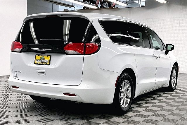 2023 Chrysler Voyager LX Htd Seats-Remote Start-Apple CarPlay/Android Auto