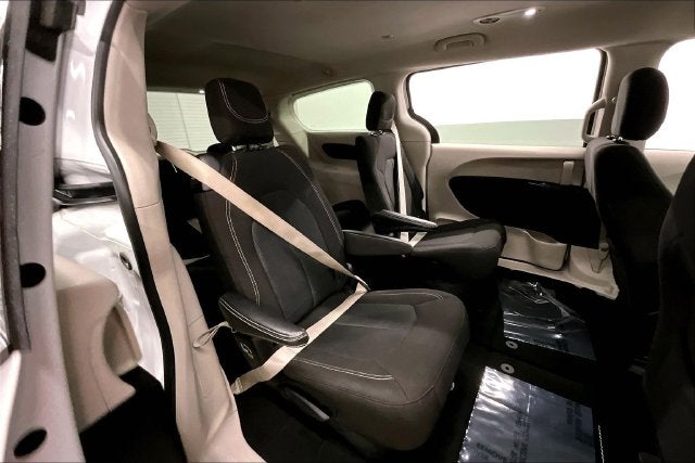 2023 Chrysler Voyager LX Htd Seats-Remote Start-Apple CarPlay/Android Auto