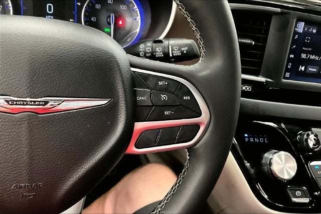 2023 Chrysler Voyager LX Htd Seats-Remote Start-Apple CarPlay/Android Auto