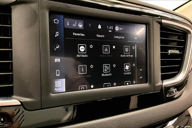 2023 Chrysler Voyager LX Htd Seats-Remote Start-Apple CarPlay/Android Auto