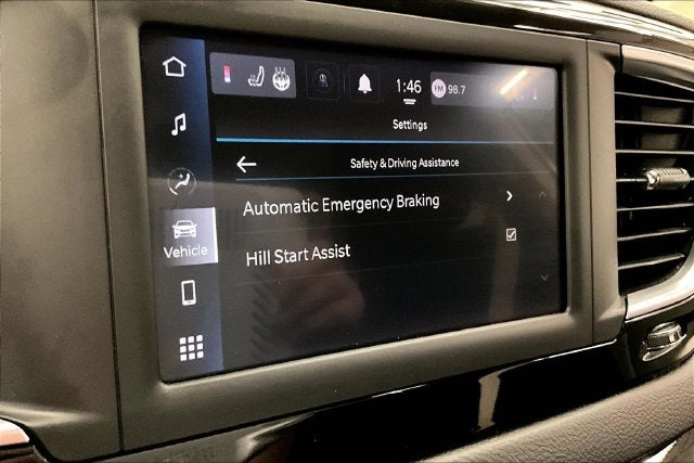 2023 Chrysler Voyager LX Htd Seats-Remote Start-Apple CarPlay/Android Auto