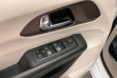 2023 Chrysler Voyager LX Htd Seats-Remote Start-Apple CarPlay/Android Auto