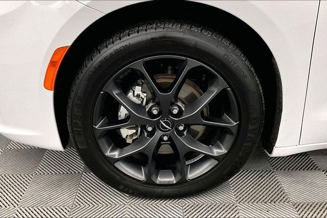 2025 Chrysler Pacifica Limited S Appearance Pkg - Pano Roof - Htd/Cooled Leather