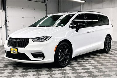 2025 Chrysler Pacifica Limited S Appearance Pkg - Pano Roof - Htd/Cooled Leather