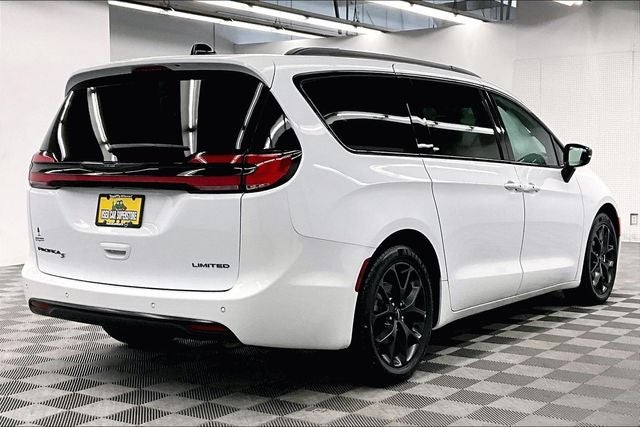2025 Chrysler Pacifica Limited S Appearance Pkg - Pano Roof - Htd/Cooled Leather