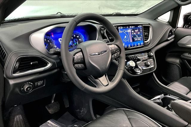 2025 Chrysler Pacifica Limited S Appearance Pkg - Pano Roof - Htd/Cooled Leather