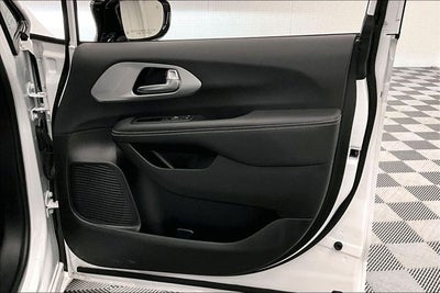 2025 Chrysler Pacifica Limited S Appearance Pkg - Pano Roof - Htd/Cooled Leather