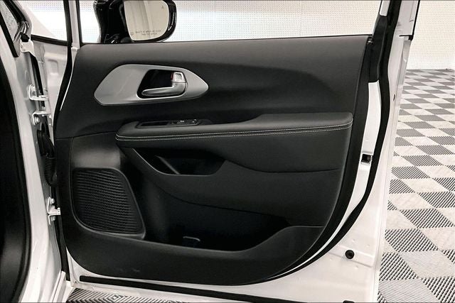 2025 Chrysler Pacifica Limited S Appearance Pkg - Pano Roof - Htd/Cooled Leather