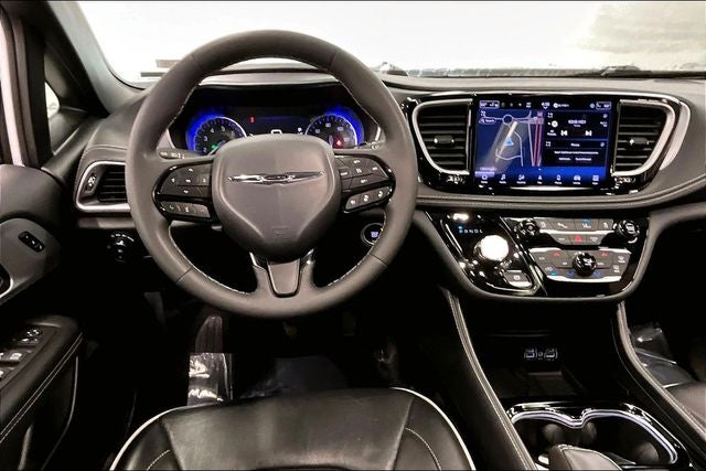 2025 Chrysler Pacifica Limited S Appearance Pkg - Pano Roof - Htd/Cooled Leather