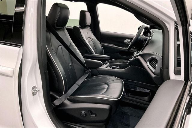2025 Chrysler Pacifica Limited S Appearance Pkg - Pano Roof - Htd/Cooled Leather