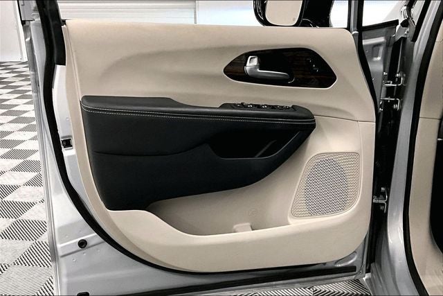 2024 Chrysler Pacifica Limited Pano Roof - Htd/Cooled Leather - Alpine Audio