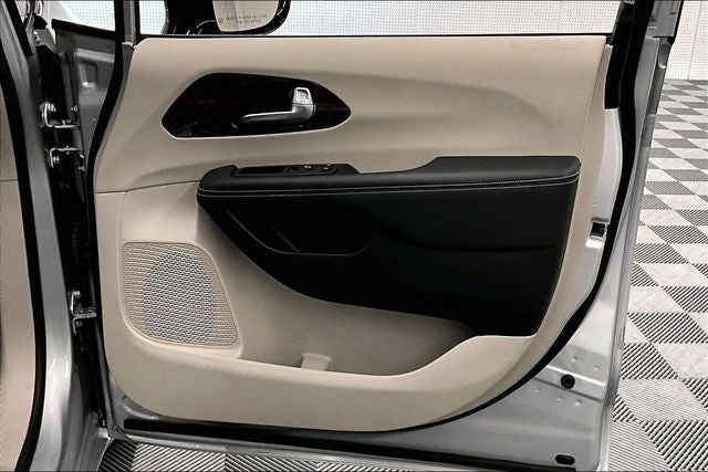 2024 Chrysler Pacifica Limited Pano Roof - Htd/Cooled Leather - Alpine Audio