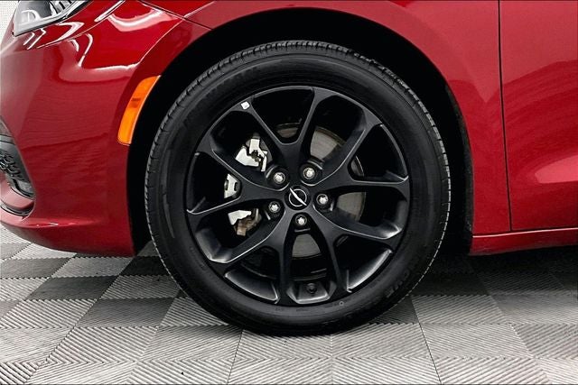 2025 Chrysler Pacifica Limited S Appearance Pkg - Pano Roof - Htd/Cooled Leather