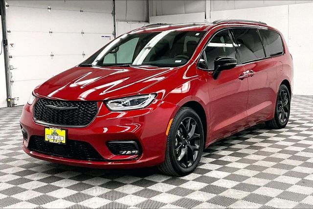 2025 Chrysler Pacifica Limited S Appearance Pkg - Pano Roof - Htd/Cooled Leather