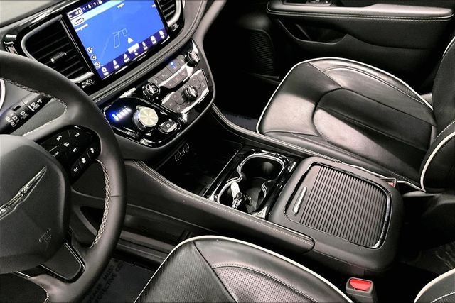 2025 Chrysler Pacifica Limited S Appearance Pkg - Pano Roof - Htd/Cooled Leather