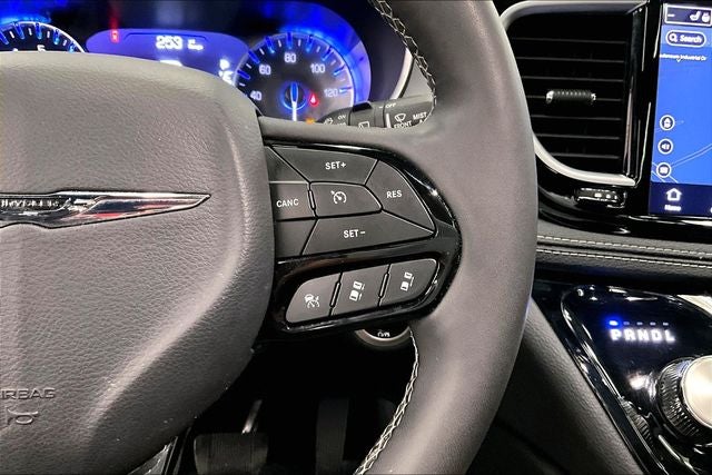 2025 Chrysler Pacifica Limited S Appearance Pkg - Pano Roof - Htd/Cooled Leather