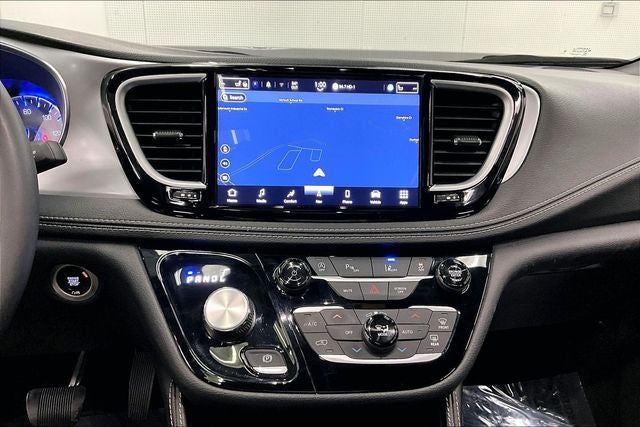 2025 Chrysler Pacifica Limited S Appearance Pkg - Pano Roof - Htd/Cooled Leather