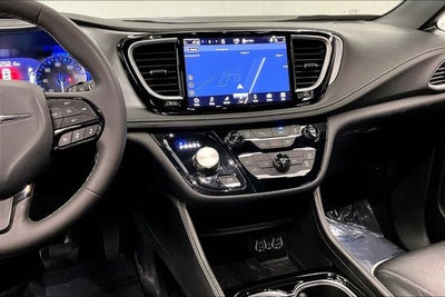 2025 Chrysler Pacifica Limited S Appearance Pkg - Pano Roof - Htd/Cooled Leather