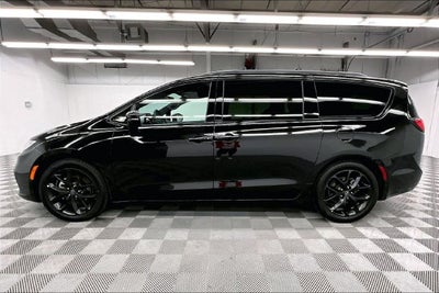 2025 Chrysler Pacifica Limited Pano Roof-Adaptive Cruise-Htd/Cooled Leather