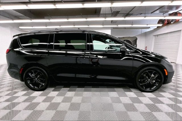 2025 Chrysler Pacifica Limited Pano Roof-Adaptive Cruise-Htd/Cooled Leather
