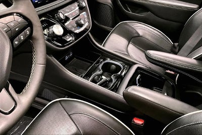 2025 Chrysler Pacifica Limited Pano Roof-Adaptive Cruise-Htd/Cooled Leather