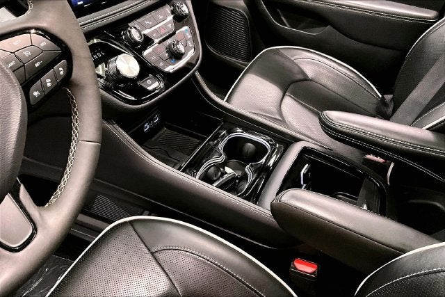 2025 Chrysler Pacifica Limited Pano Roof-Adaptive Cruise-Htd/Cooled Leather