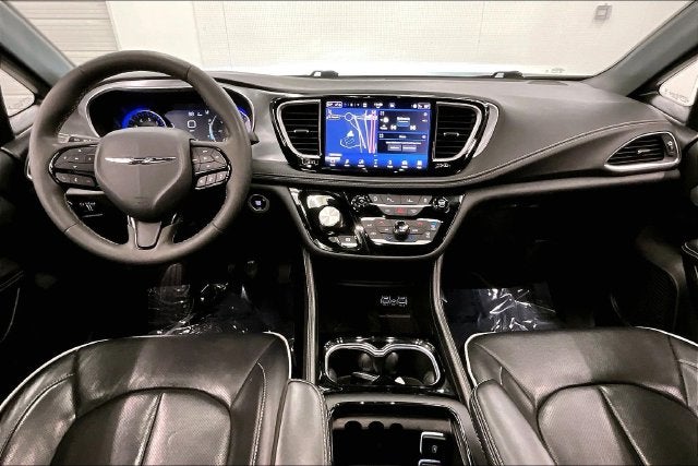 2025 Chrysler Pacifica Limited Pano Roof-Adaptive Cruise-Htd/Cooled Leather
