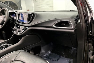 2025 Chrysler Pacifica Limited Pano Roof-Adaptive Cruise-Htd/Cooled Leather