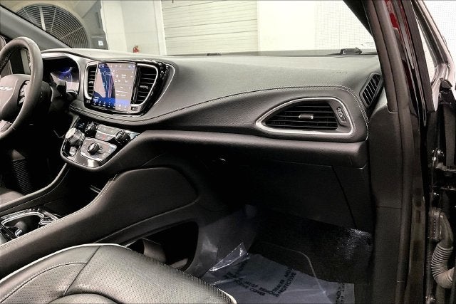 2025 Chrysler Pacifica Limited Pano Roof-Adaptive Cruise-Htd/Cooled Leather