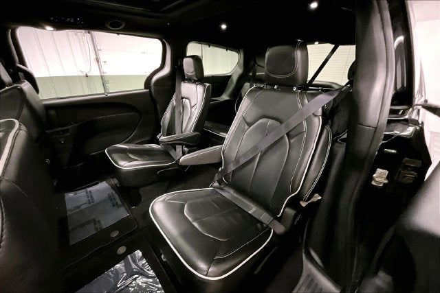 2025 Chrysler Pacifica Limited Pano Roof-Adaptive Cruise-Htd/Cooled Leather