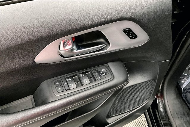 2025 Chrysler Pacifica Limited Pano Roof-Adaptive Cruise-Htd/Cooled Leather