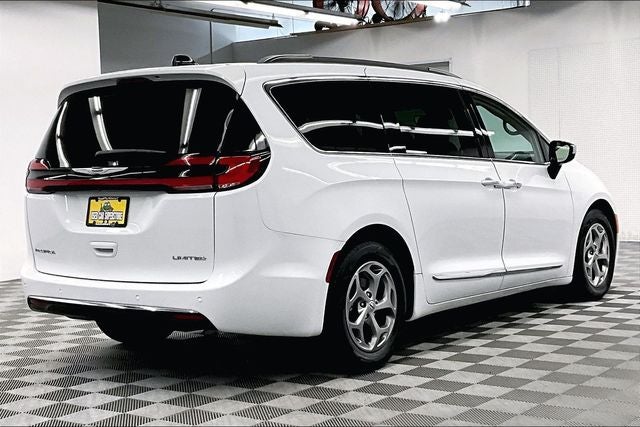 2023 Chrysler Pacifica Limited Panoramic Roof - Htd/Cooled Leather