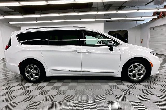 2023 Chrysler Pacifica Limited Panoramic Roof - Htd/Cooled Leather
