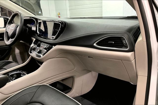 2023 Chrysler Pacifica Limited Panoramic Roof - Htd/Cooled Leather
