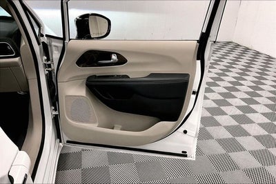 2023 Chrysler Pacifica Limited Panoramic Roof - Htd/Cooled Leather