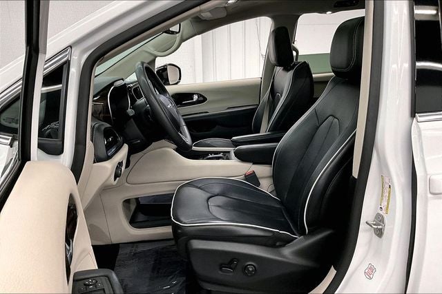 2023 Chrysler Pacifica Limited Panoramic Roof - Htd/Cooled Leather