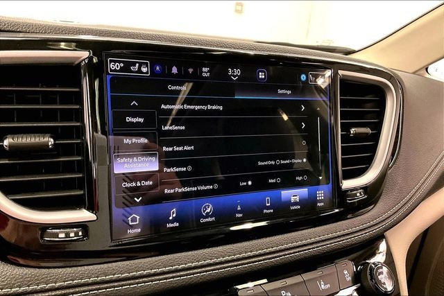 2023 Chrysler Pacifica Limited Panoramic Roof - Htd/Cooled Leather