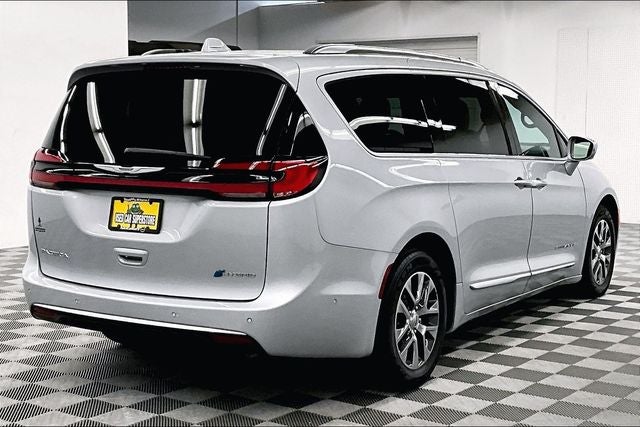 2022 Chrysler Pacifica Hybrid Pinnacle