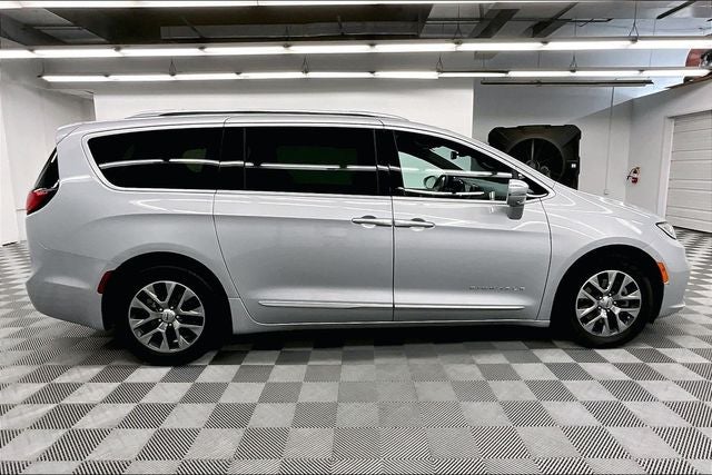 2022 Chrysler Pacifica Hybrid Pinnacle