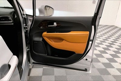 2022 Chrysler Pacifica Hybrid Pinnacle