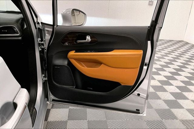 2022 Chrysler Pacifica Hybrid Pinnacle
